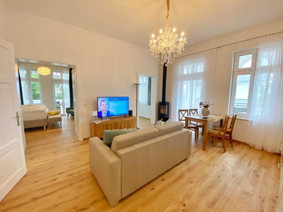 Villa Jenny - Ferienappartement 1 Mit Meerblick ซาสนิทซ์ ภายนอก รูปภาพ